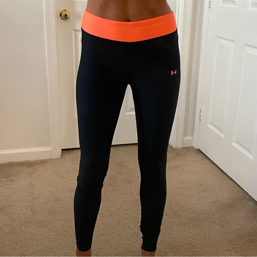 Under Armour leggings, size medium!
